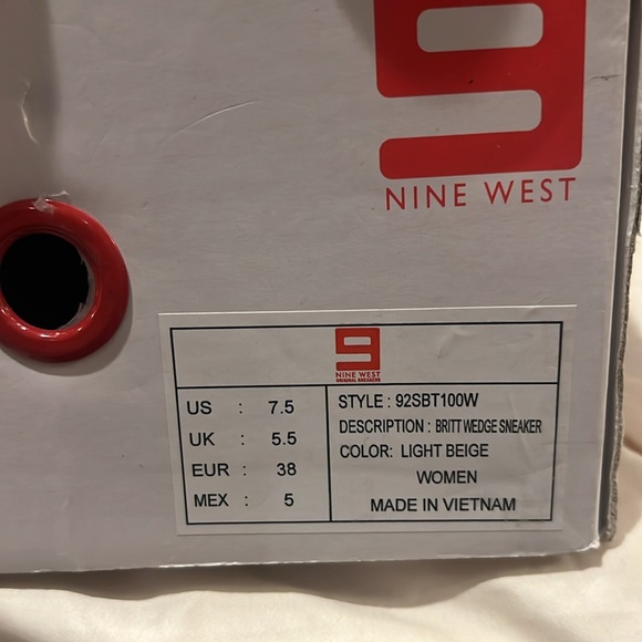 New never worn canvas slip on wedge sneaker - Picture 2 of 6